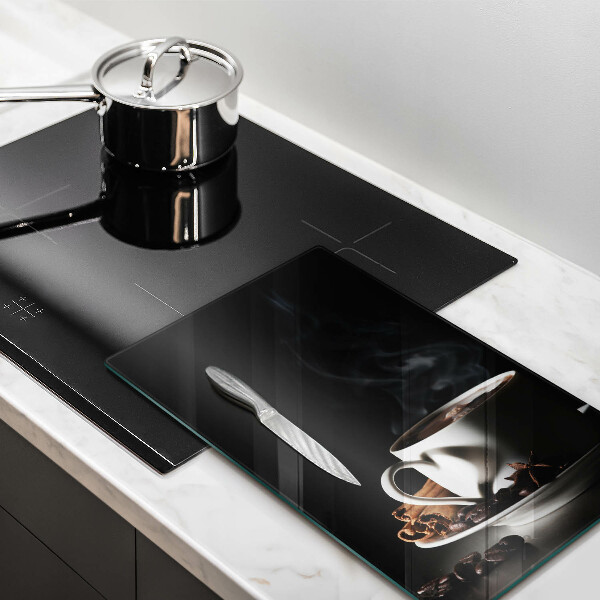 Glas Ceranfeldabdeckung Eine Tasse heißen Kaffee