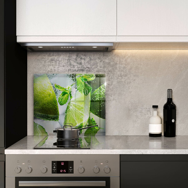 Glas Ceranfeldabdeckung Wasser mit Limette und Eis