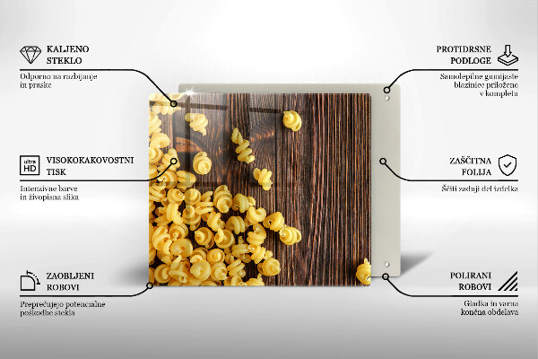Glas Ceranfeldabdeckung Nudeln auf dem Tisch