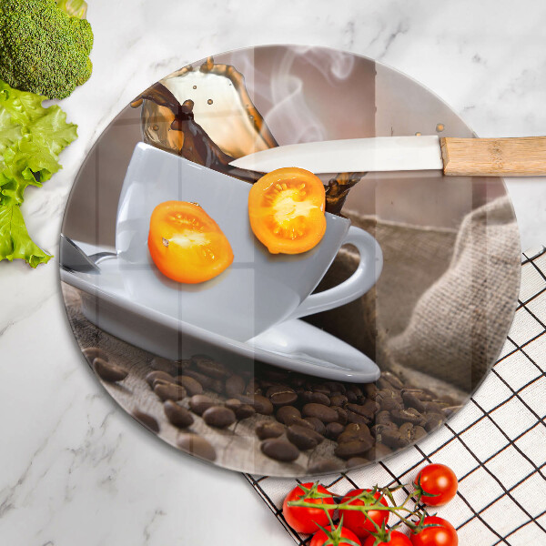 Glas Herdabdeckplatte Tasse und Kaffeebohnen