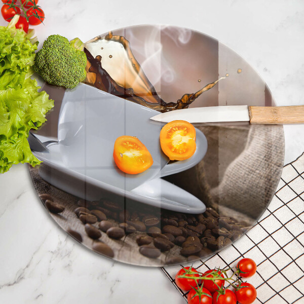 Glas Herdabdeckplatte Tasse und Kaffeebohnen