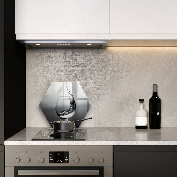 Glas Ceranfeldabdeckung Ein Glas Wasser