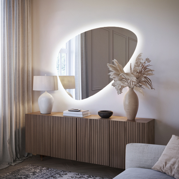 LED Spiegel in asymmetrischer Eiform 64x90 cm