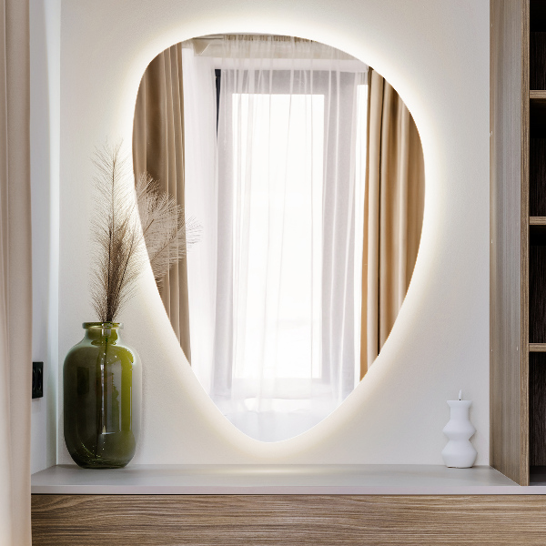 LED Spiegel in asymmetrischer Eiform 64x90 cm