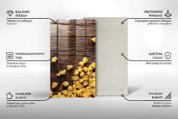 Abdeckung induktionskochfeld Nudeln auf dem Tisch