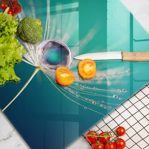 Ceranfeld schutz Tau auf einem Löwenzahn