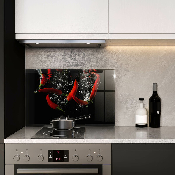 Herdabdeckung Chilischoten in Wasser