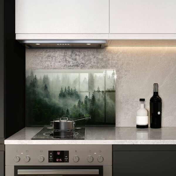 Herdabdeckung Nebelige Waldlandschaft