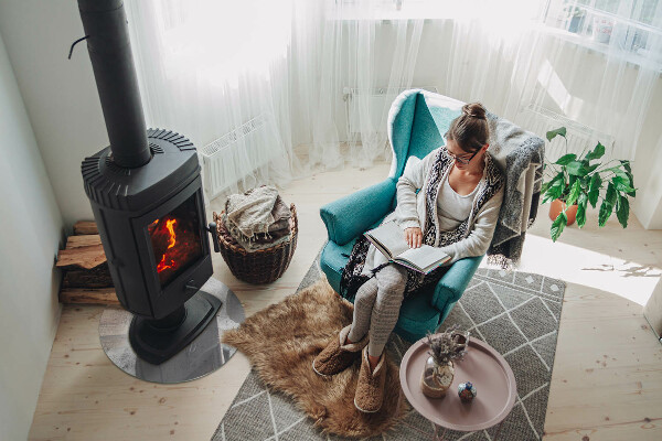 Runde Glasplatte für Kaminöfen Rohbetonstruktur