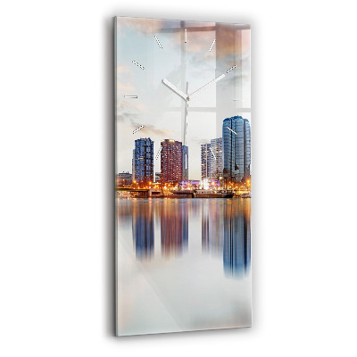 Vertikale Uhr Panorama mit dem Eiffelturm