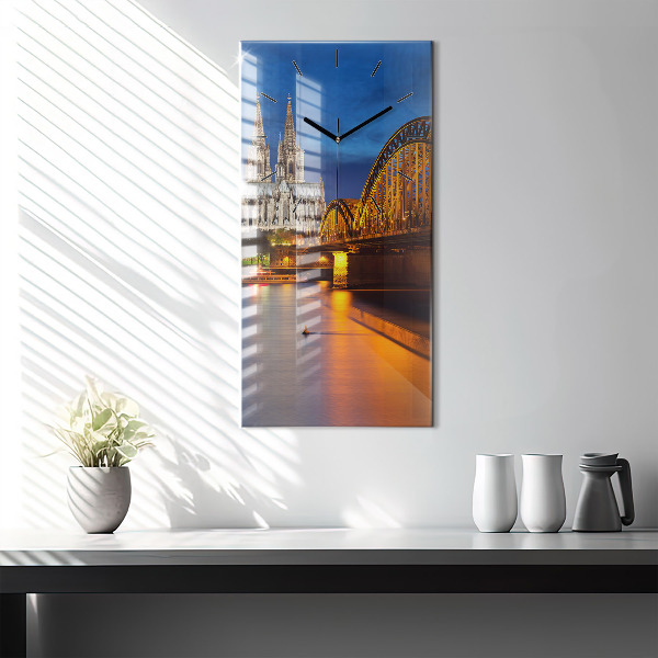 Vertikale Uhr mit motiv Brücke in Deutschland