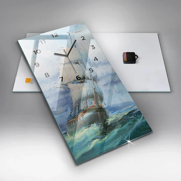 Vertikale Uhr mit motiv Schiff auf dem Wasser