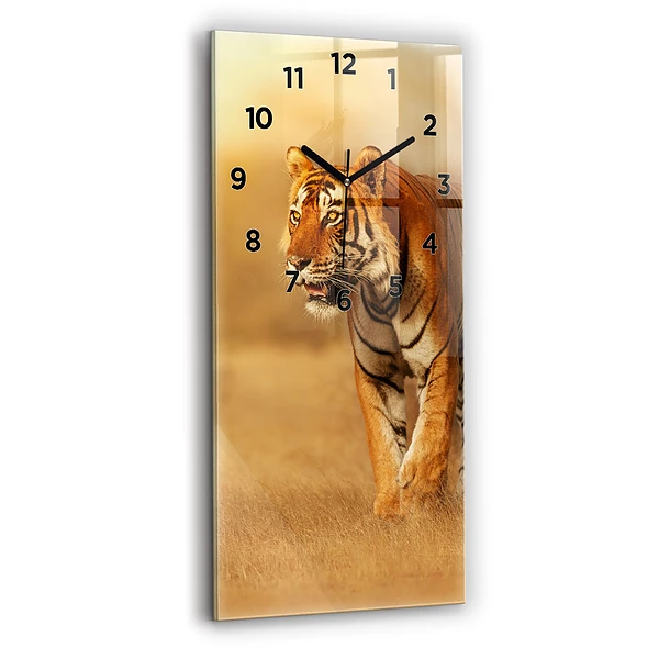 Vertikale Uhr Tiger jagen