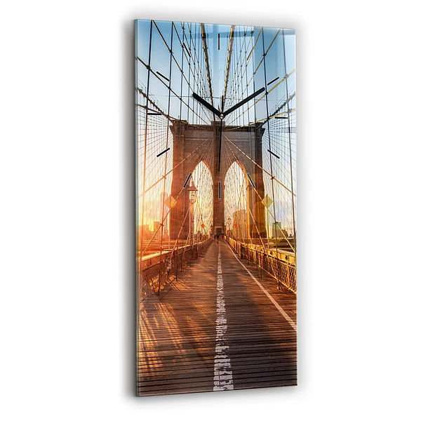 Vertikale Uhr Brooklyn-Brücke NYC