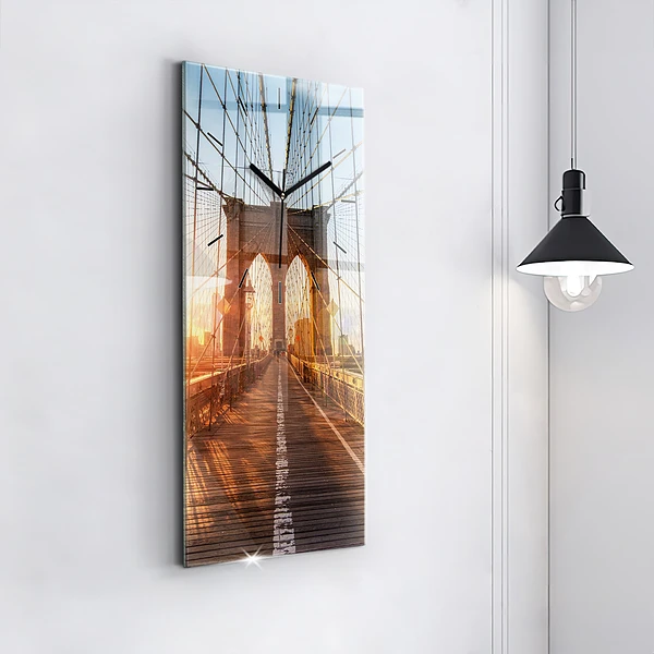 Vertikale Uhr Brooklyn-Brücke NYC