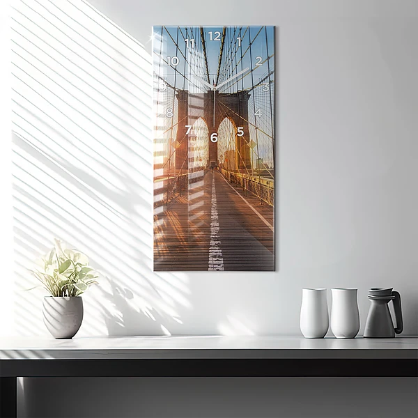 Vertikale Uhr Brooklyn-Brücke NYC