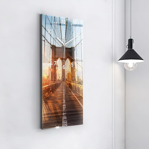 Vertikale Uhr Brooklyn-Brücke NYC