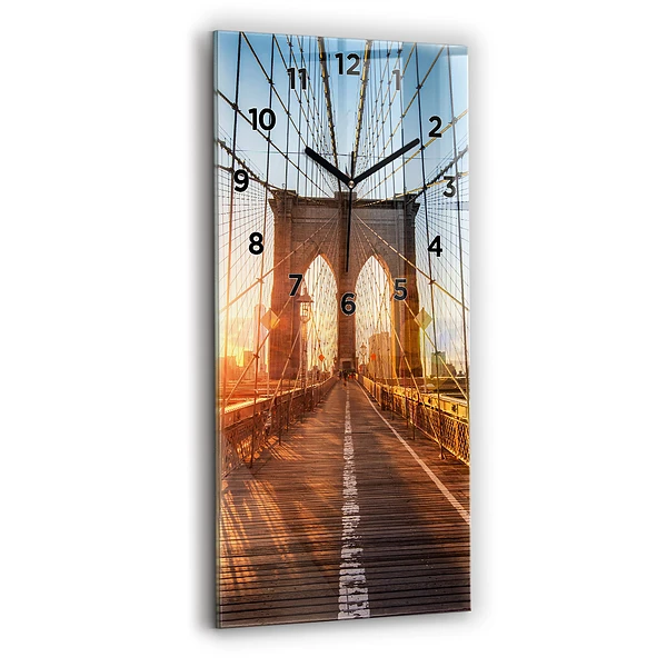 Vertikale Uhr Brooklyn-Brücke NYC
