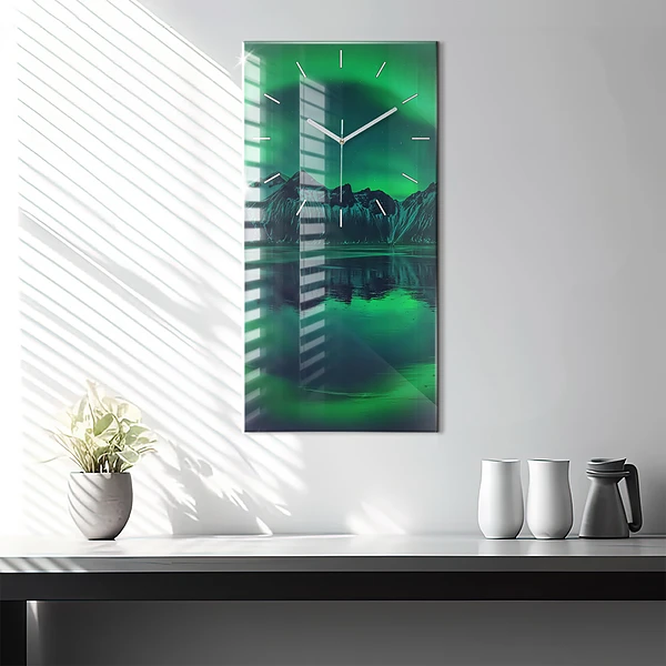 Vertikale Uhr Aurora borealis