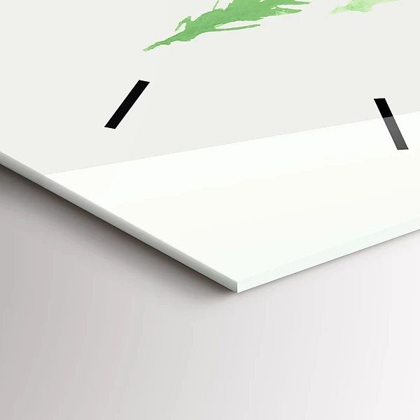 Vertikale Uhr mit motiv Gemälde eines grünen Waldes