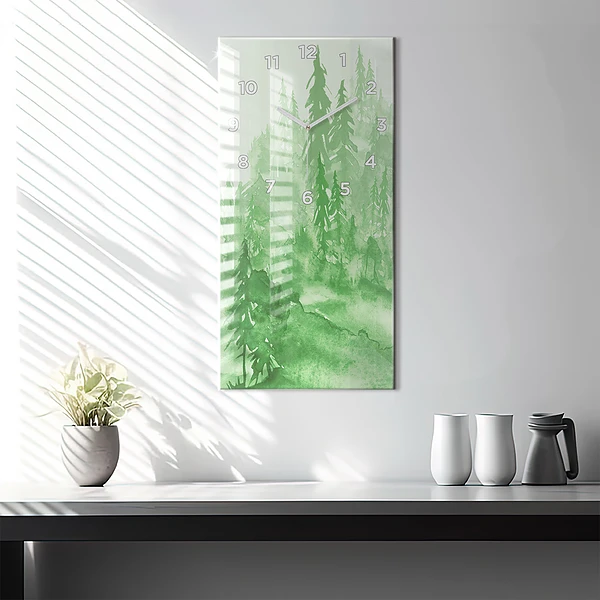 Vertikale Uhr mit motiv Gemälde eines grünen Waldes