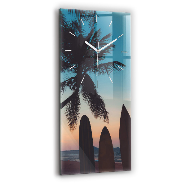 Vertikale Uhr mit motiv Surfen am Strand