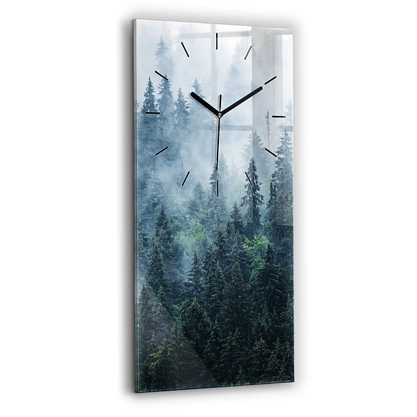 Vertikale Uhr Neblige Berglandschaft