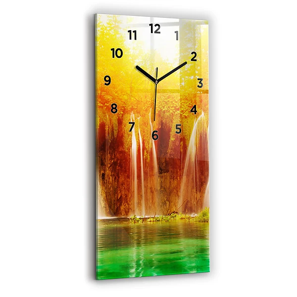Vertikale Uhr mit motiv Blick auf einen Wasserfall