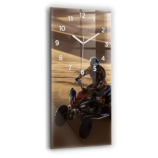 Vertikale Uhr Quad in der Wüste