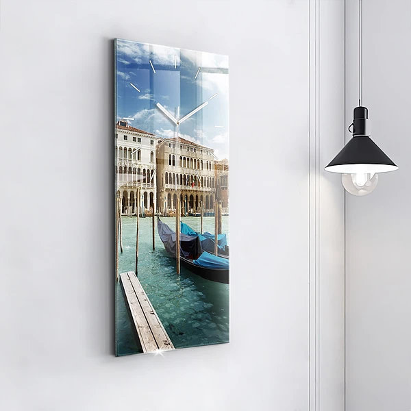 Vertikale Uhr Gondeln Venedig Italien