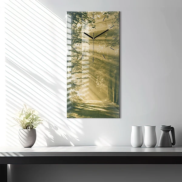Vertikale Uhr mit motiv Sonnenstrahlen Wald