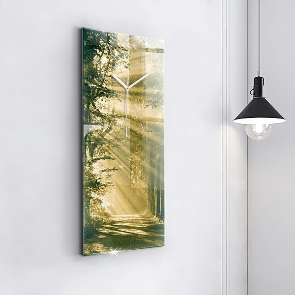 Vertikale Uhr mit motiv Sonnenstrahlen Wald