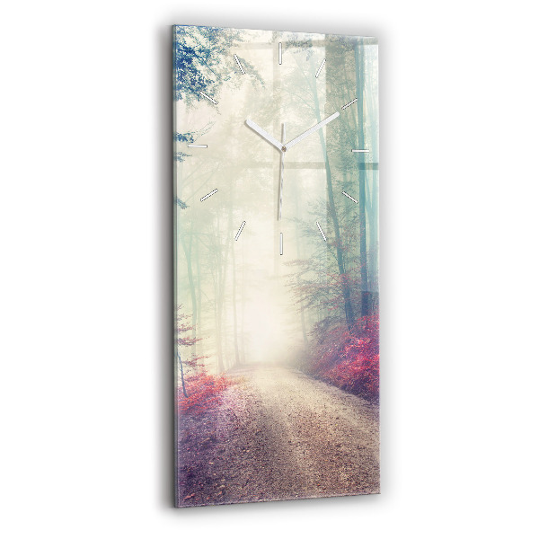 Vertikale Uhr Herbststraße Waldnebel