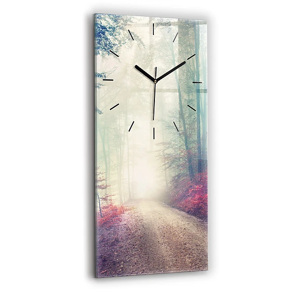 Vertikale Uhr Herbststraße Waldnebel