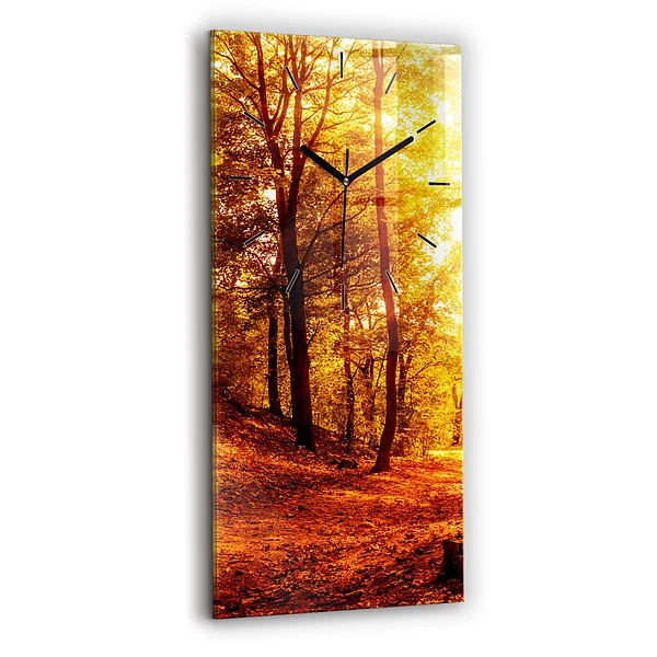 Vertikale Uhr Waldlandschaft in der Sonne