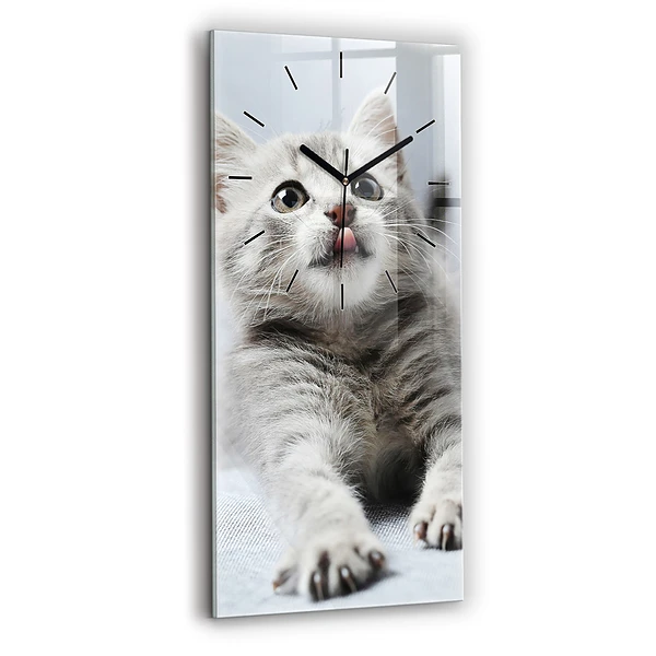 Vertikale Uhr mit motiv Katze auf dem Sofa