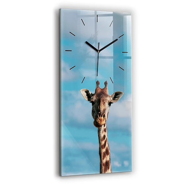 Vertikale Uhr Große Giraffe vor einem Himmelshintergrund