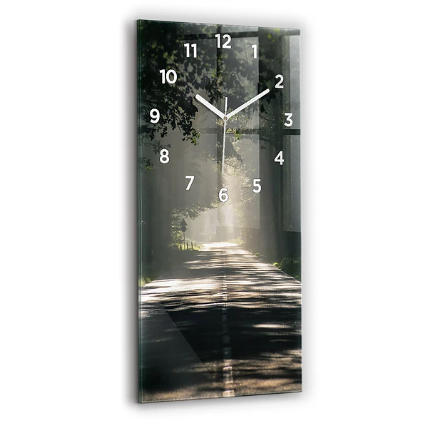 Vertikale Uhr Waldweg und Sonnenschlieren