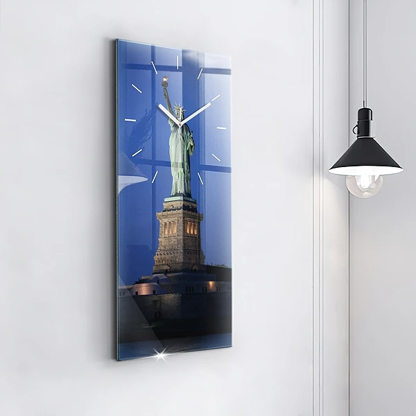 Vertikale Uhr mit motiv Freiheitsstatue in New York