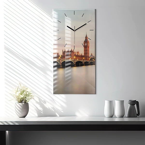 Vertikale Uhr mit motiv Big Ben Londoner Skyline