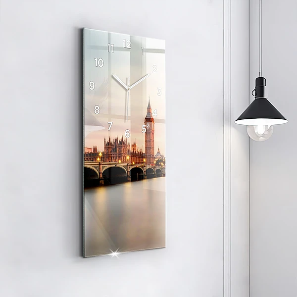 Vertikale Uhr mit motiv Big Ben Londoner Skyline