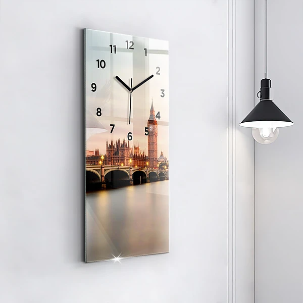 Vertikale Uhr mit motiv Big Ben Londoner Skyline