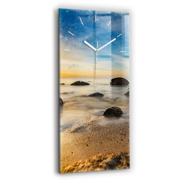 Vertikale Uhr Sonnenaufgang an der Ostsee