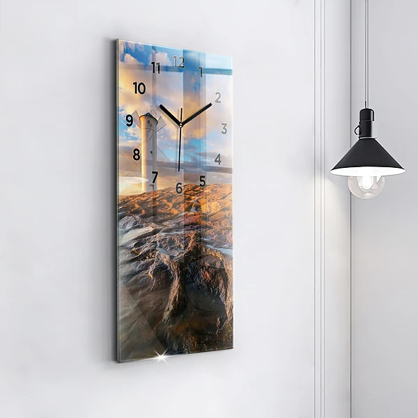 Vertikale Uhr Leuchtturm und die Ostsee