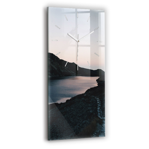 Vertikale Uhr mit motiv See und Berge