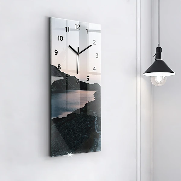 Vertikale Uhr mit motiv See und Berge