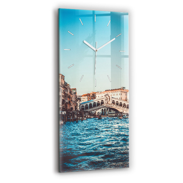 Vertikale Uhr Rialto-Brücke in Venedig