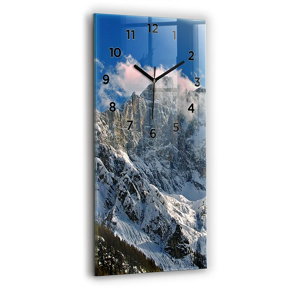 Vertikale Uhr mit motiv Berge unter dem blauen Himmel