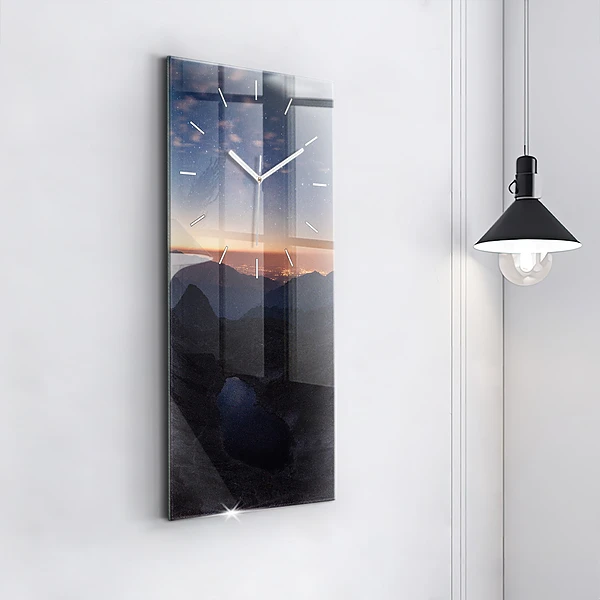 Vertikale Uhr mit motiv Berge bei Sonnenuntergang