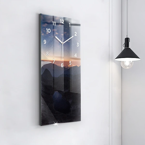 Vertikale Uhr mit motiv Berge bei Sonnenuntergang